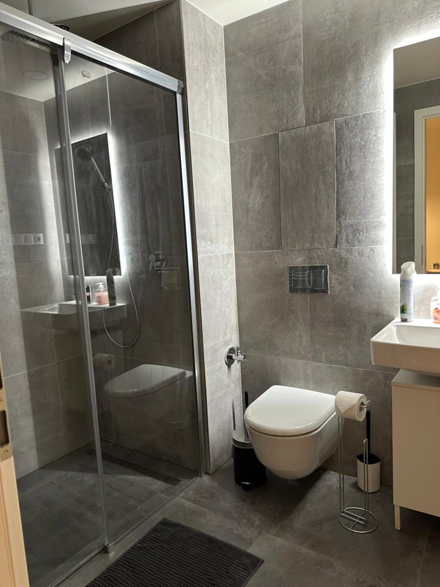 Apartment 4 Room, 2 Bath, Parking Prague Luaran gambar