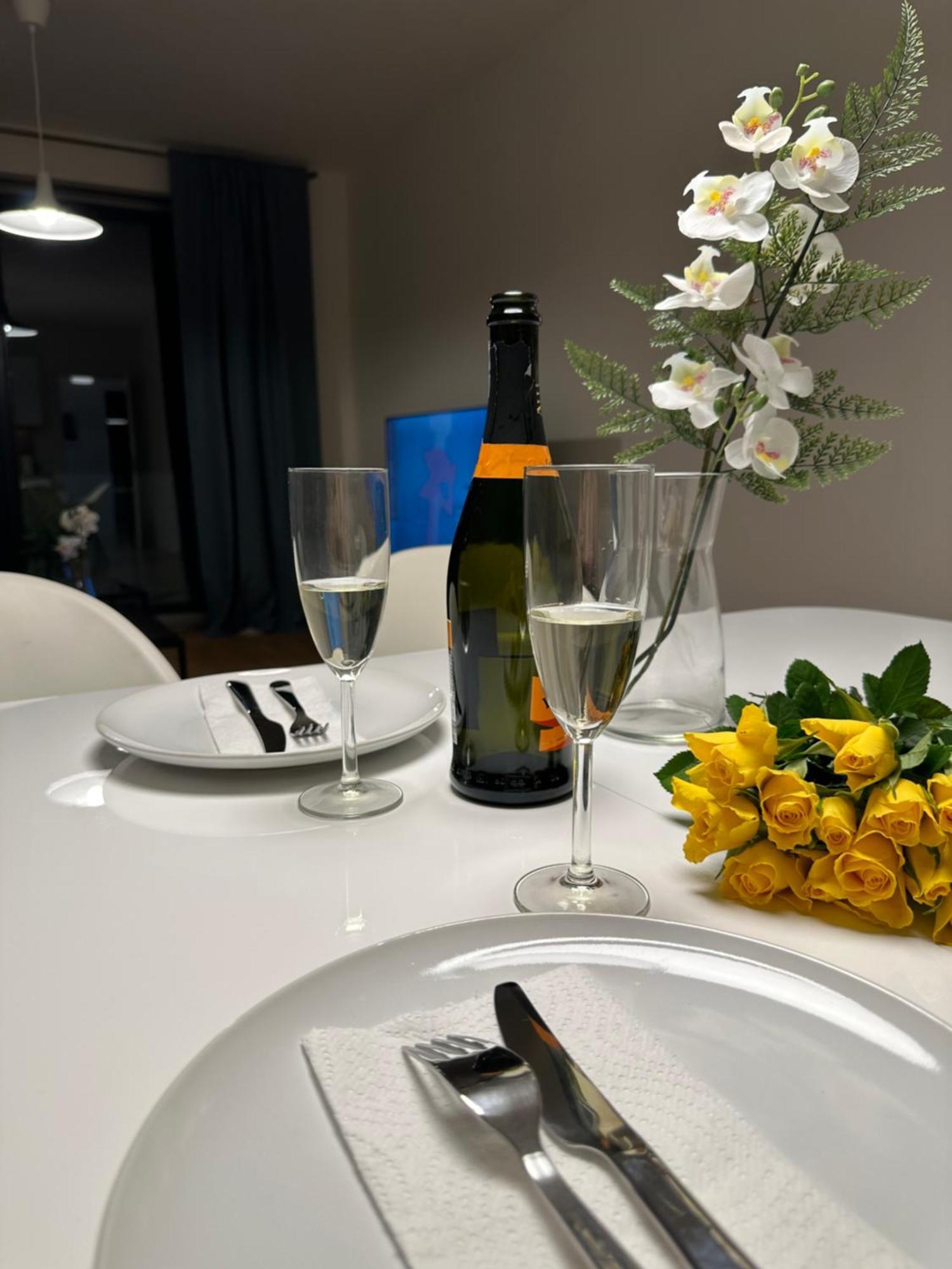 Apartment 4 Room, 2 Bath, Parking Prague Luaran gambar