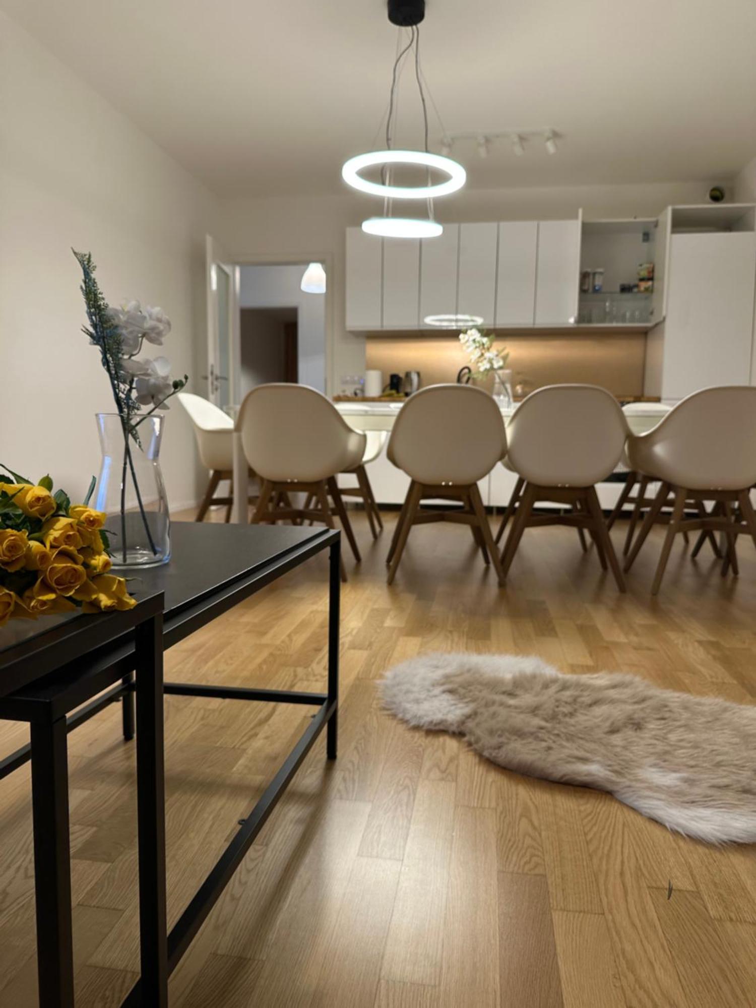 Apartment 4 Room, 2 Bath, Parking Prague Luaran gambar