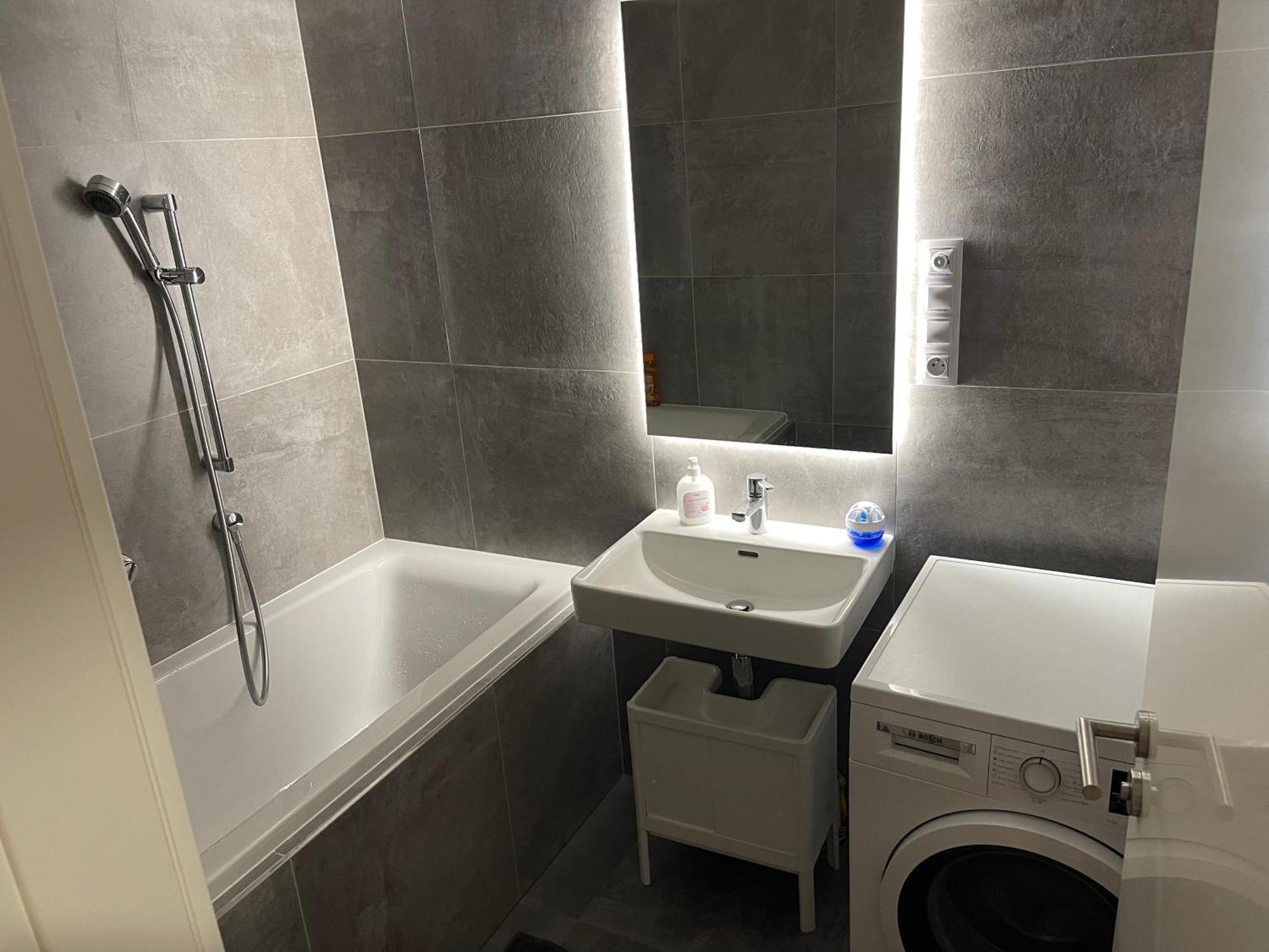 Apartment 4 Room, 2 Bath, Parking Prague Luaran gambar